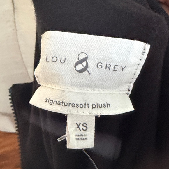 Lou and Grey Signature Soft Plush Black Half-Zip Pullover - Picture 7 of 8